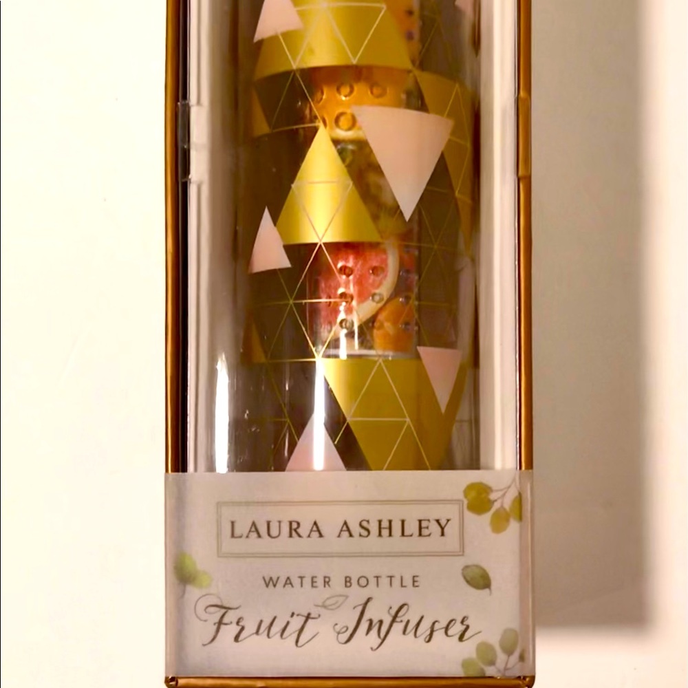 LAURA ASHLEY FRUIT INFUSER 24 FL OZ WATER BOTTLE